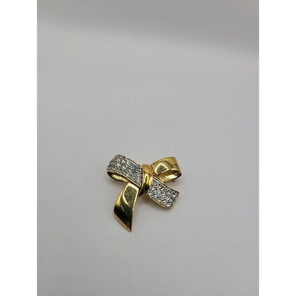 Vintage Monet Brooch Pin Gold Tone White Crystals Bow Jewelry Costume - Picture 6 of 10